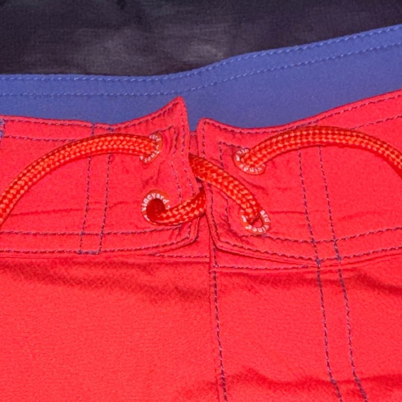Vineyard Vines board shorts - Picture 3 of 7